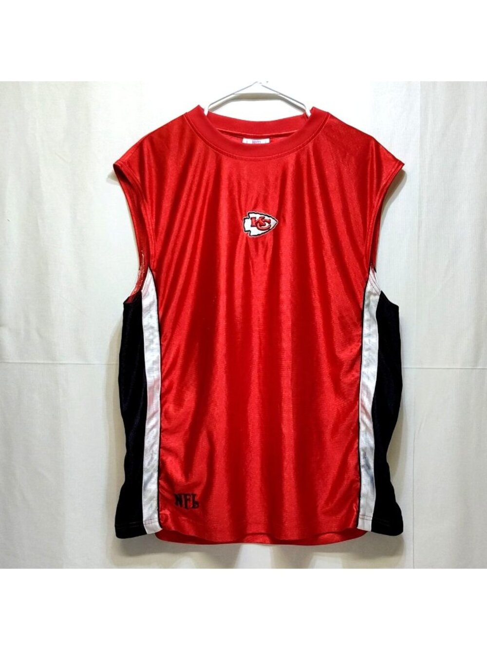 NFL Kansas City Chiefs Sleeveless Tank Top Embordered Logo NFL Chest 44" Measure